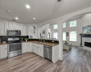 3215 Canterbury Lane - Photo Thumbnail 12