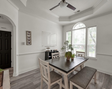 3215 Canterbury Lane - Photo Thumbnail 22