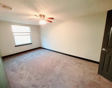 1501 Asbury Street - Photo Thumbnail 8
