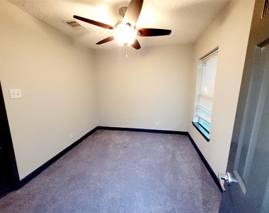 1501 Asbury Street - Photo Thumbnail 14