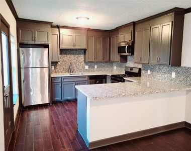 1501 Asbury Street - Photo Thumbnail 5