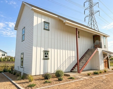 1915 Creston Drive - Photo Thumbnail 1