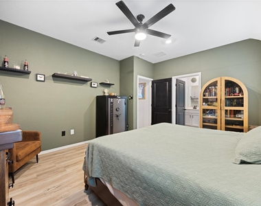 10417 Pineland Drive - Photo Thumbnail 10