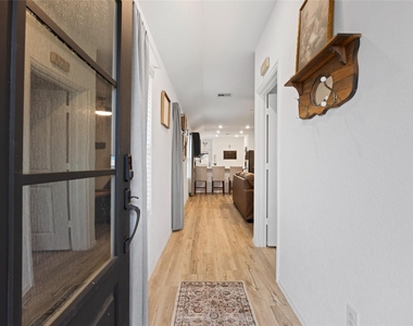 10417 Pineland Drive - Photo Thumbnail 4