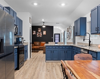 10417 Pineland Drive - Photo Thumbnail 18
