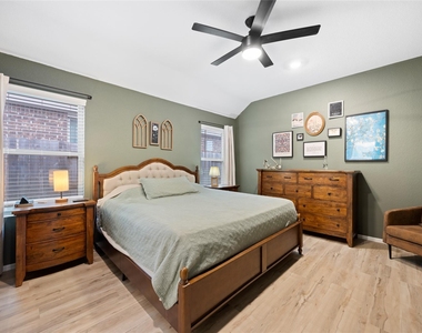 10417 Pineland Drive - Photo Thumbnail 9