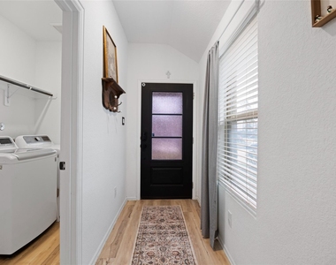 10417 Pineland Drive - Photo Thumbnail 5