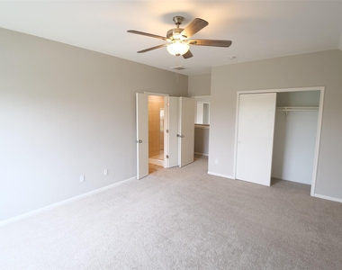 23603 Legacy Oak Street - Photo Thumbnail 17