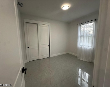4663 30th Street Sw - Photo Thumbnail 6