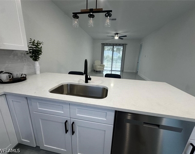 4663 30th Street Sw - Photo Thumbnail 5