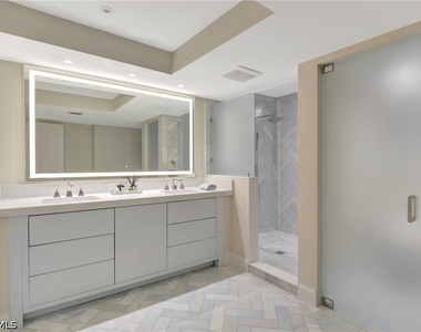2357 Gulf Shore Boulevard N - Photo Thumbnail 12