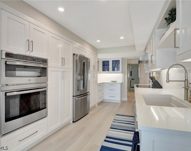 2357 Gulf Shore Boulevard N - Photo Thumbnail 4