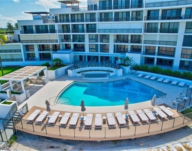 2357 Gulf Shore Boulevard N - Photo Thumbnail 37