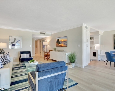 2357 Gulf Shore Boulevard N - Photo Thumbnail 7