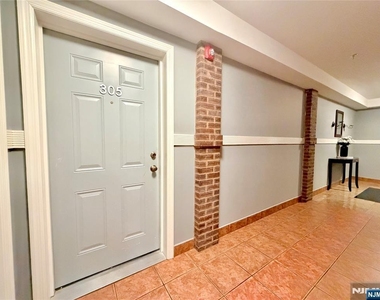 135 38th - Photo Thumbnail 6