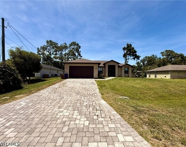 5560 Belrose Street - Photo Thumbnail 6
