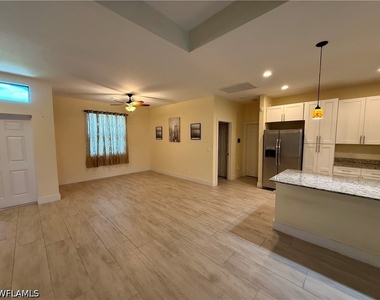 5560 Belrose Street - Photo Thumbnail 4