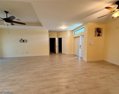 5560 Belrose Street - Photo Thumbnail 20