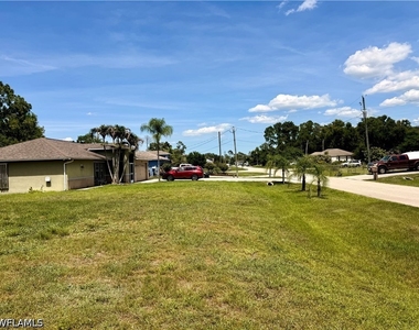 5560 Belrose Street - Photo Thumbnail 8