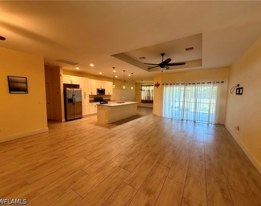 5560 Belrose Street - Photo Thumbnail 11