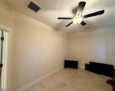 5560 Belrose Street - Photo Thumbnail 21