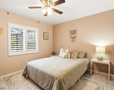 27376 Imperial Oaks Circle - Photo Thumbnail 16