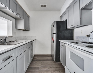 12658 Ashford Meadow Drive - Photo Thumbnail 7