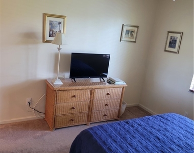 1001 Eastham Way - Photo Thumbnail 14
