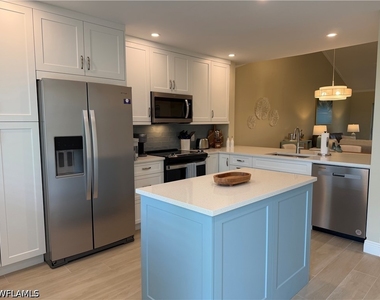 3002 Sandpiper Bay Circle - Photo Thumbnail 4