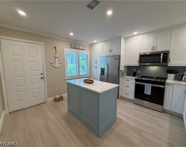 3002 Sandpiper Bay Circle - Photo Thumbnail 8