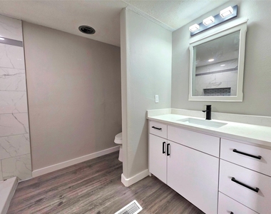 310 Paddock Road - Photo Thumbnail 7