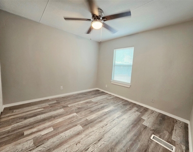 310 Paddock Road - Photo Thumbnail 9