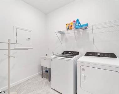 5644 Celebration Drive - Photo Thumbnail 32