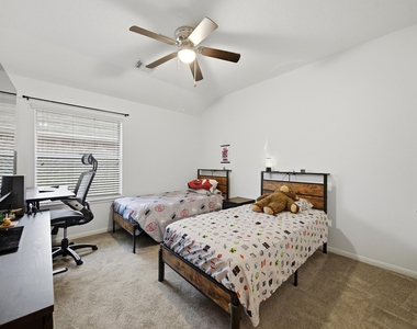 321 Preston Lane - Photo Thumbnail 18