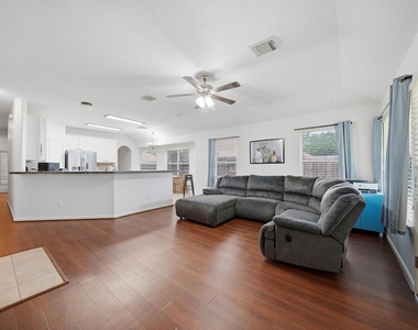 321 Preston Lane - Photo Thumbnail 15