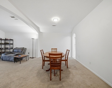 321 Preston Lane - Photo Thumbnail 8