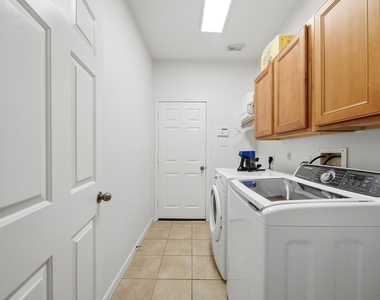 321 Preston Lane - Photo Thumbnail 17