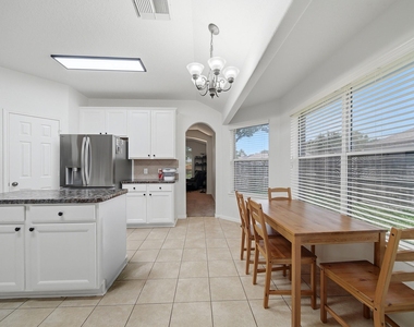 321 Preston Lane - Photo Thumbnail 12