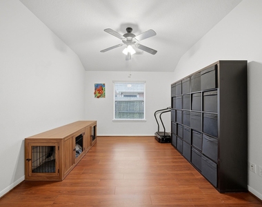 321 Preston Lane - Photo Thumbnail 19