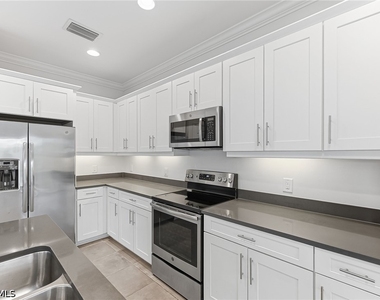 6969 Avalon Circle - Photo Thumbnail 15