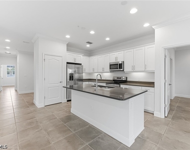 6969 Avalon Circle - Photo Thumbnail 12