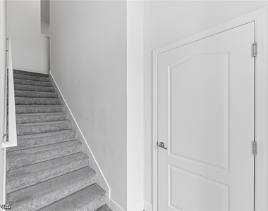 6969 Avalon Circle - Photo Thumbnail 2