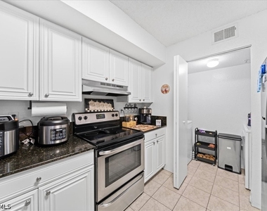 8235 Ibis Club Drive - Photo Thumbnail 4