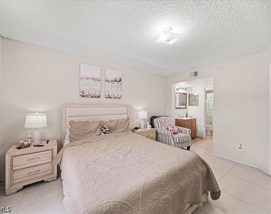 8235 Ibis Club Drive - Photo Thumbnail 16