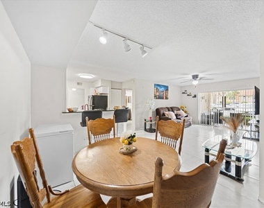 8235 Ibis Club Drive - Photo Thumbnail 9
