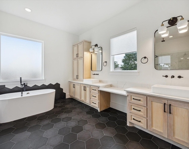 1419 Candlelight Lane - Photo Thumbnail 19