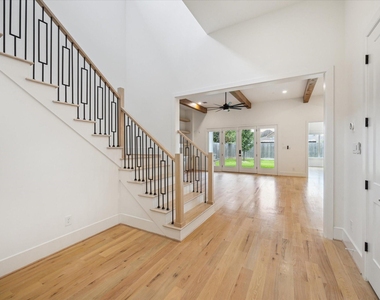 1419 Candlelight Lane - Photo Thumbnail 2