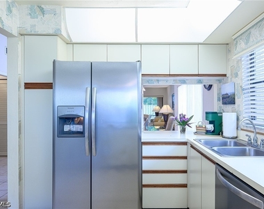 855 Reef Point Circle - Photo Thumbnail 11
