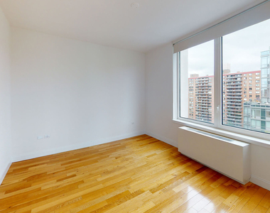 808 Columbus Ave - Photo Thumbnail 4