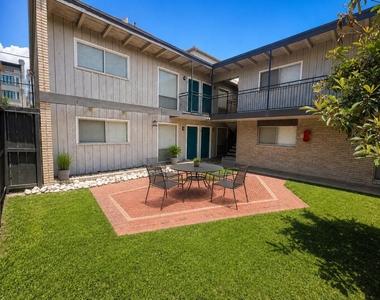2414 Mimosa Drive - Photo Thumbnail 5